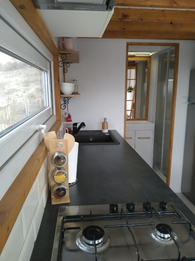 فيلا Tiny House Cluj With Jacuzzi Sinnicoara المظهر الخارجي الصورة