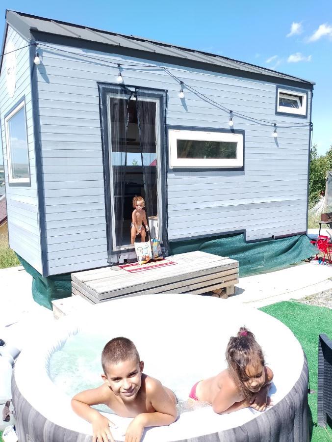 فيلا Tiny House Cluj With Jacuzzi Sinnicoara المظهر الخارجي الصورة